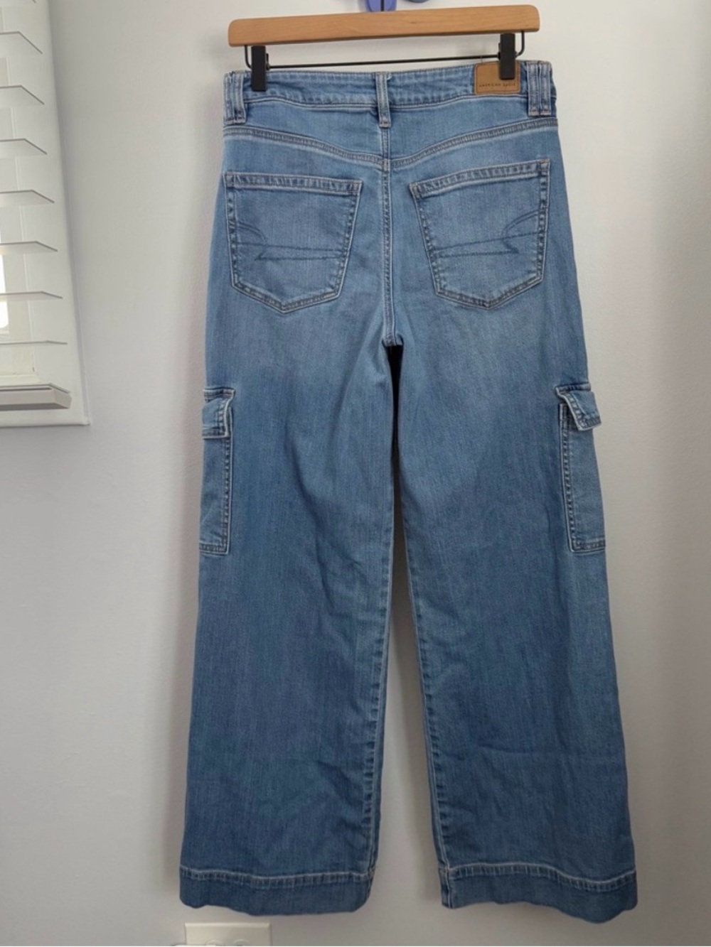 American Eagle Outfitters Light Blue Wide-Leg Cargo Jeans size 4 - Picture 3 of 6